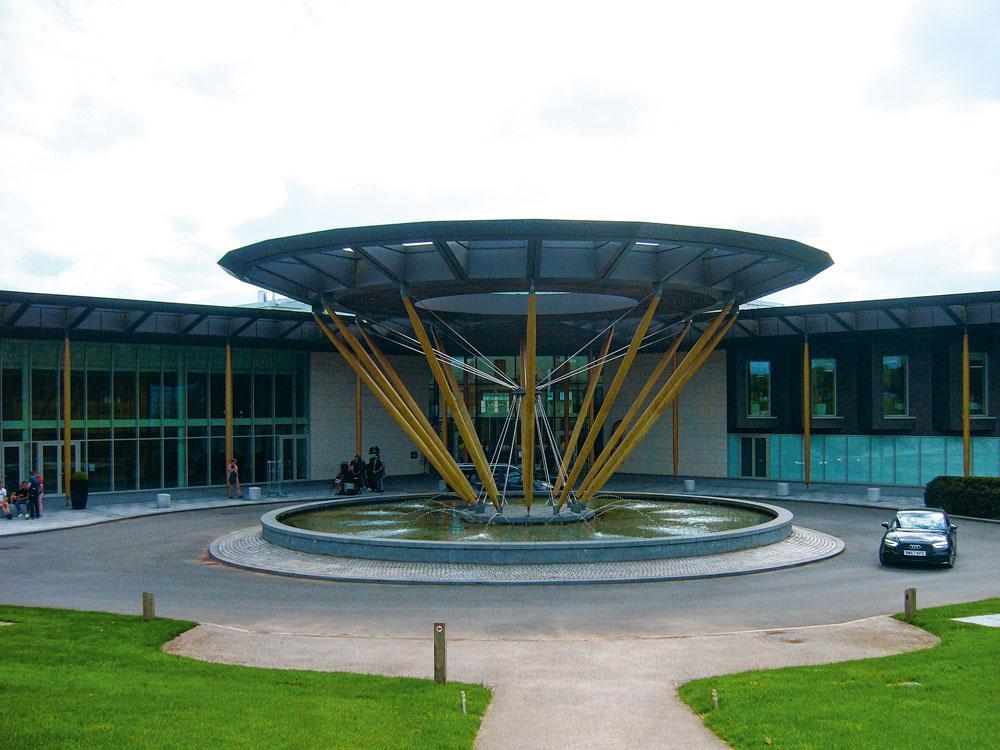 Vue extérieure de St. George's Park, le centre d'entraînement de la fédération anglaise.