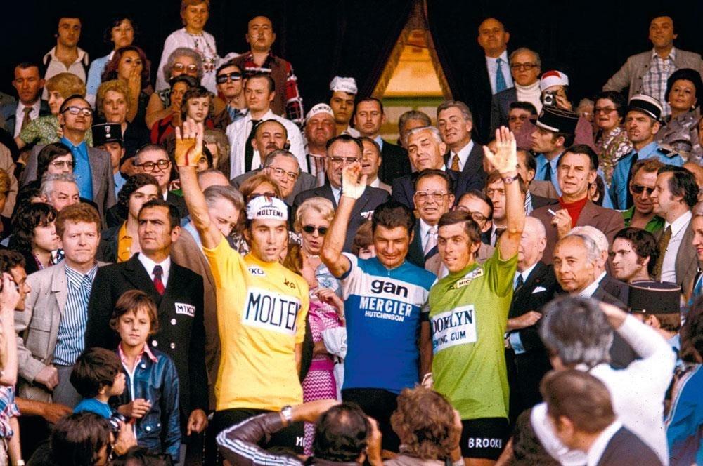 Souvent équipiers, parfois rivaux mais toujours amis : Eddy Merckx en jaune et Patrick Sercu en vert, au Tour 1974.