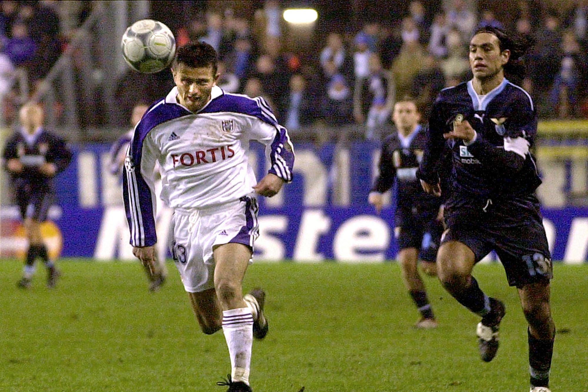 Au printemps 2001, Radzinksi sème le grand Alessandro Nesta en Ligue des Champions.
