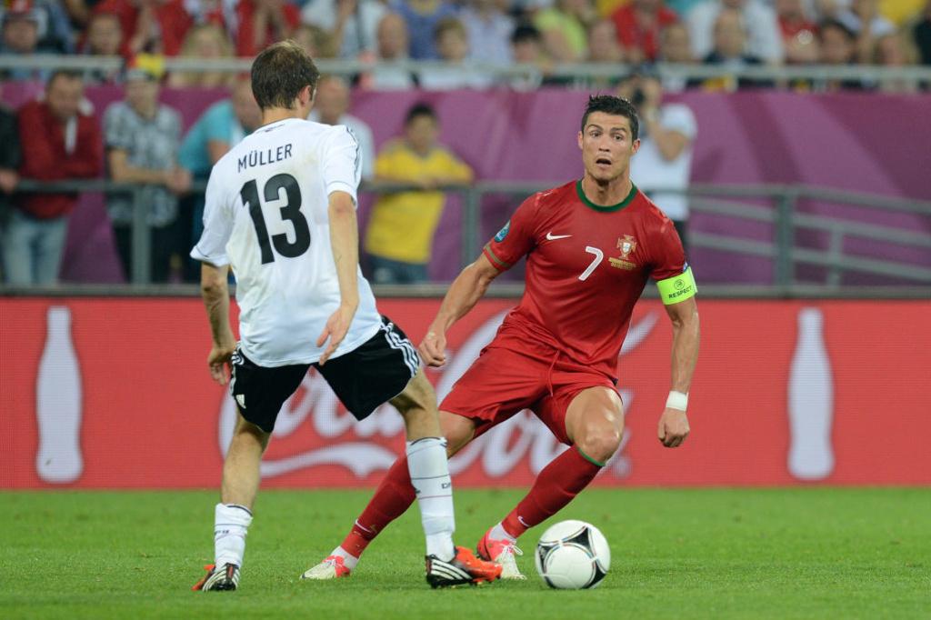 En 2012, Thomas Müller et Cristiano Ronaldo emmèneront leurs équipes jusqu'au stade de la demi-finale. Mais elles buteront respectivement sur l'Italie et l'Espagne.