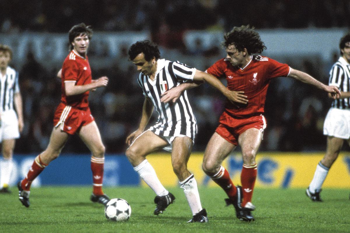 Michel Platini au sommet de son art en 1985, sous le maillot de la Juventus (ici face à Liverpool).