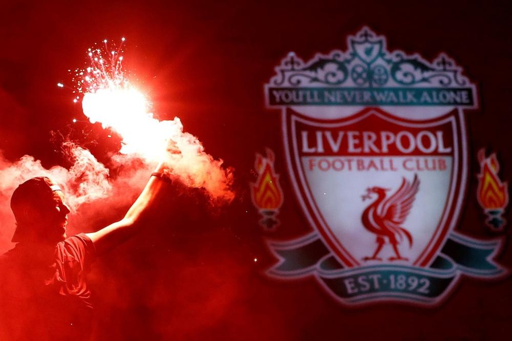 Les supporters de Liverpool se rassemblent en masse pour fêter le titre (photos+vidéos)