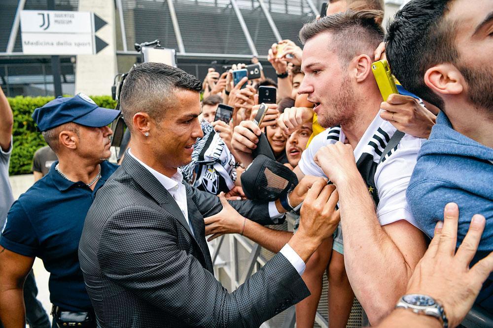 Cristiano Ronaldo a été accueilli comme un...messi(e) à Turin.