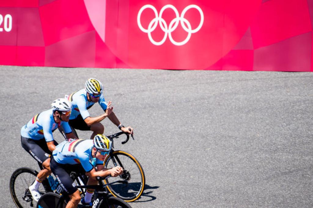 Accompagné du sélectionneur Sven Vanthourenhout, Greg Van Avermaet, sur un vélo classique et Wout Van Aert, sur son vélo de chrono, ont reconnu une partie du parcours.