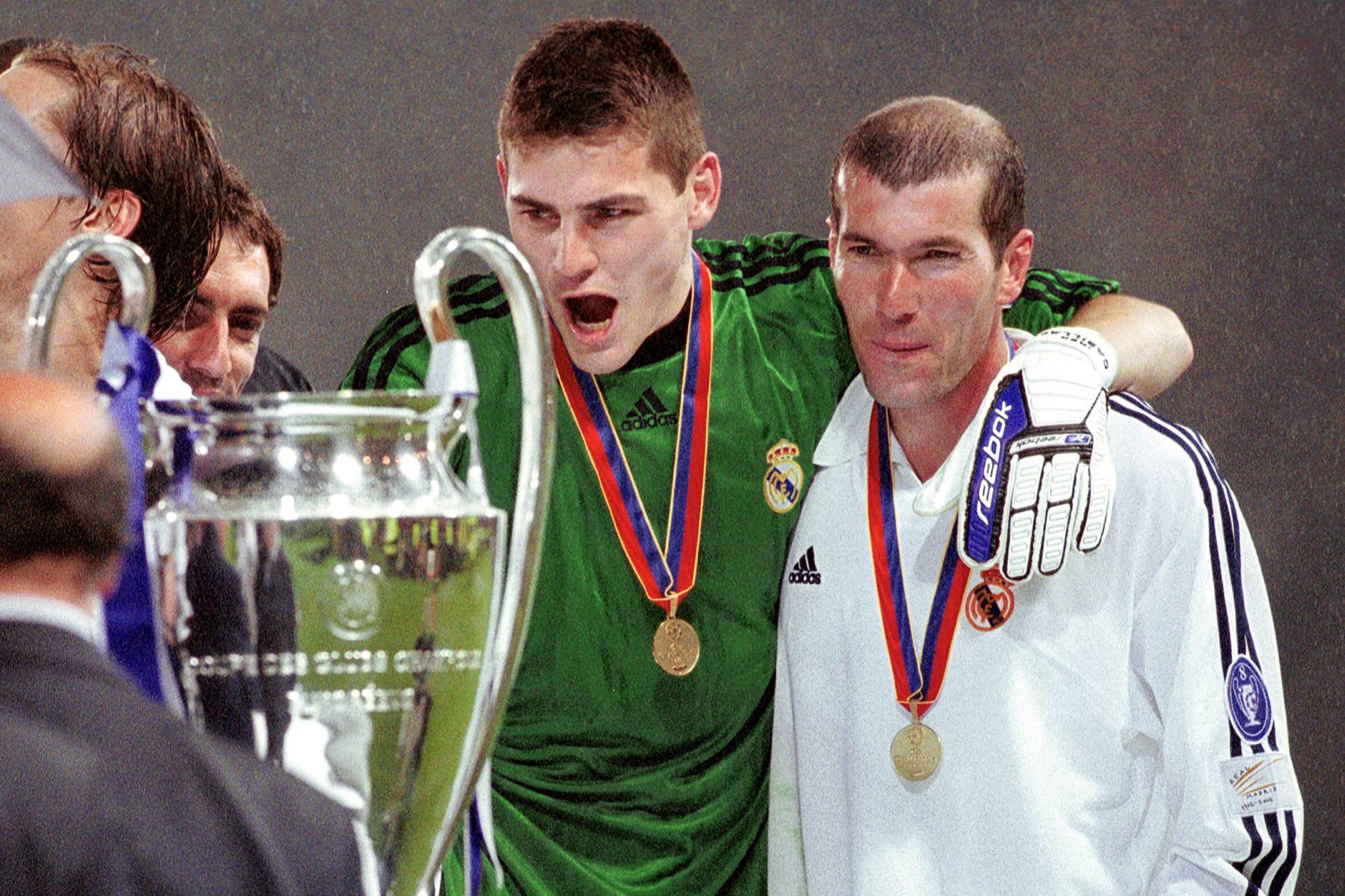 Un tout jeune Iker Casillas et le double ZZ en 2002.