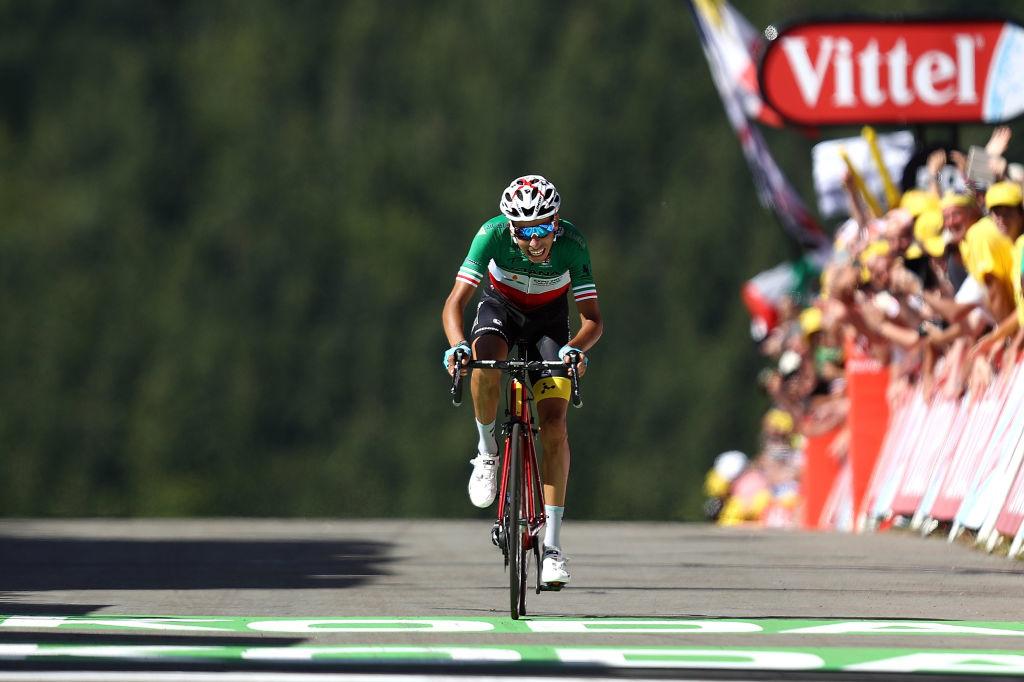 Fabio Aru, vainqueur au sommet de la Planche des Belles Filles sous le maillot de champion d'Italie. Sans doute l'un des moments forts de la carrière du coureur sarde.
