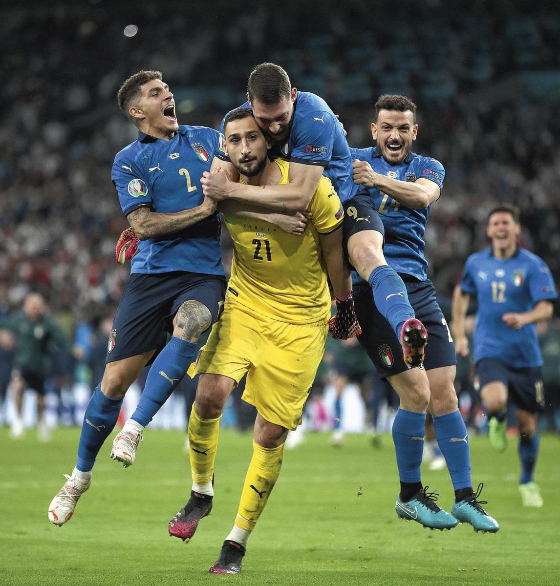 Même quelques secondes après avoir triomphé à l'EURO, Gianluigi Donnarumma reste d'un calme olympien. Une maîtrise de ses émotions rares, qui représente un sacré atout pour le portier italien.