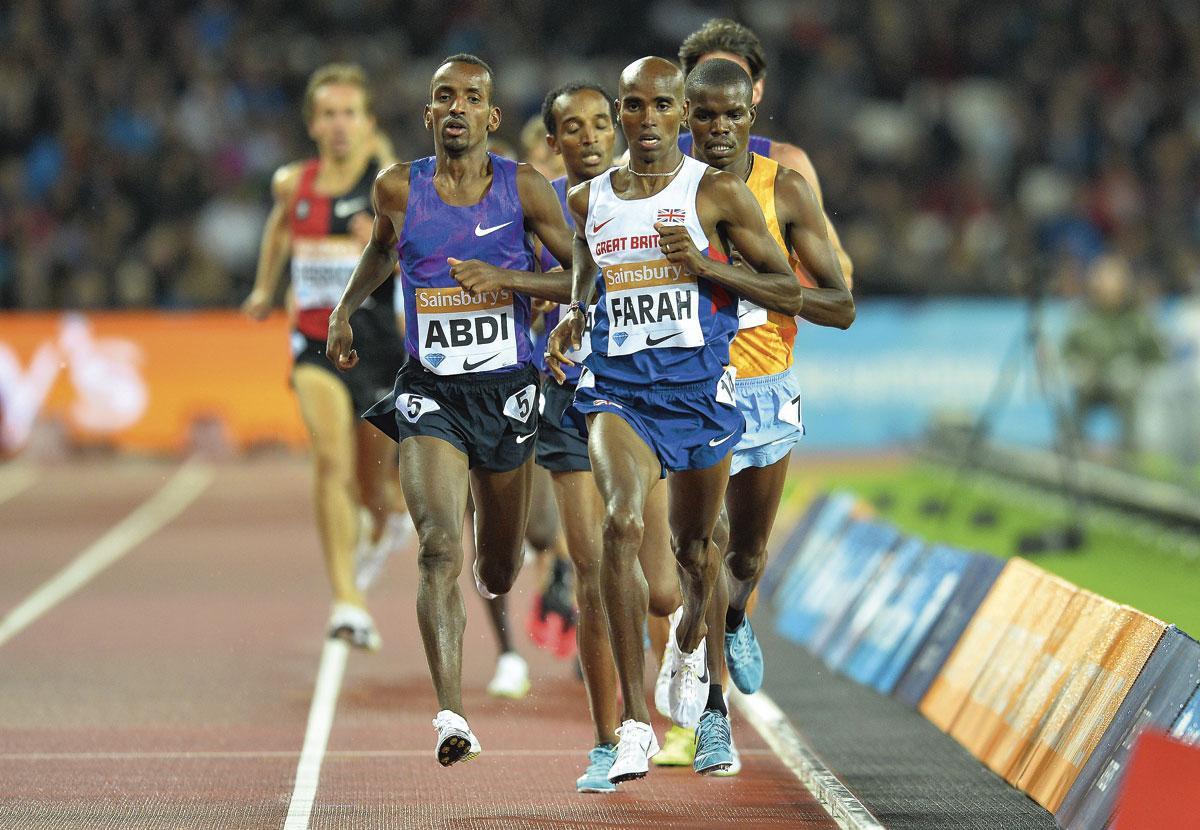 Bashir Abdi et Mo Farah, côte-à-côte : 