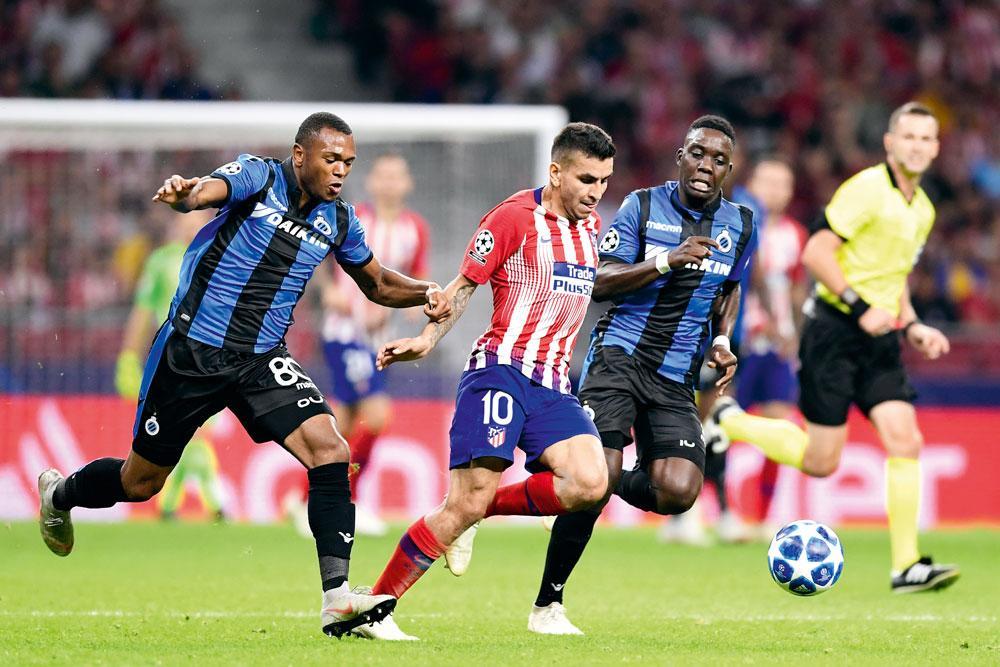 Loïs Openda et Marvelous Nakamba à la poursuite d'Angel Correa de l'Atlético Madrid. 5% des répondants prédisent que le Club Bruges atteindra les quarts de finale de la Champions League.