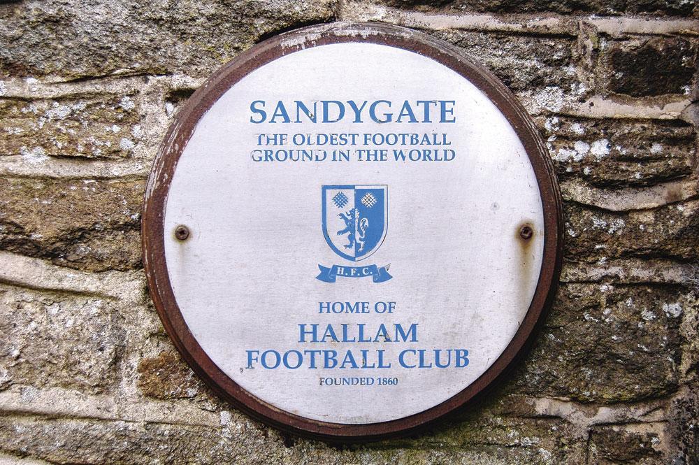 Sandygate abrite le plus vieux stade du monde.