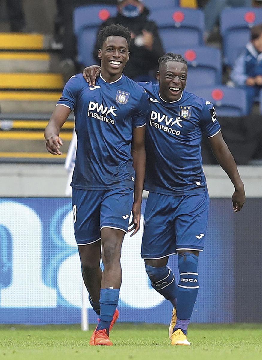 Albert Sambi Lokonga (à gauche) et Jérémy Doku, deux joueurs made in Neerpede qui ont rapporté gros à Anderlecht.