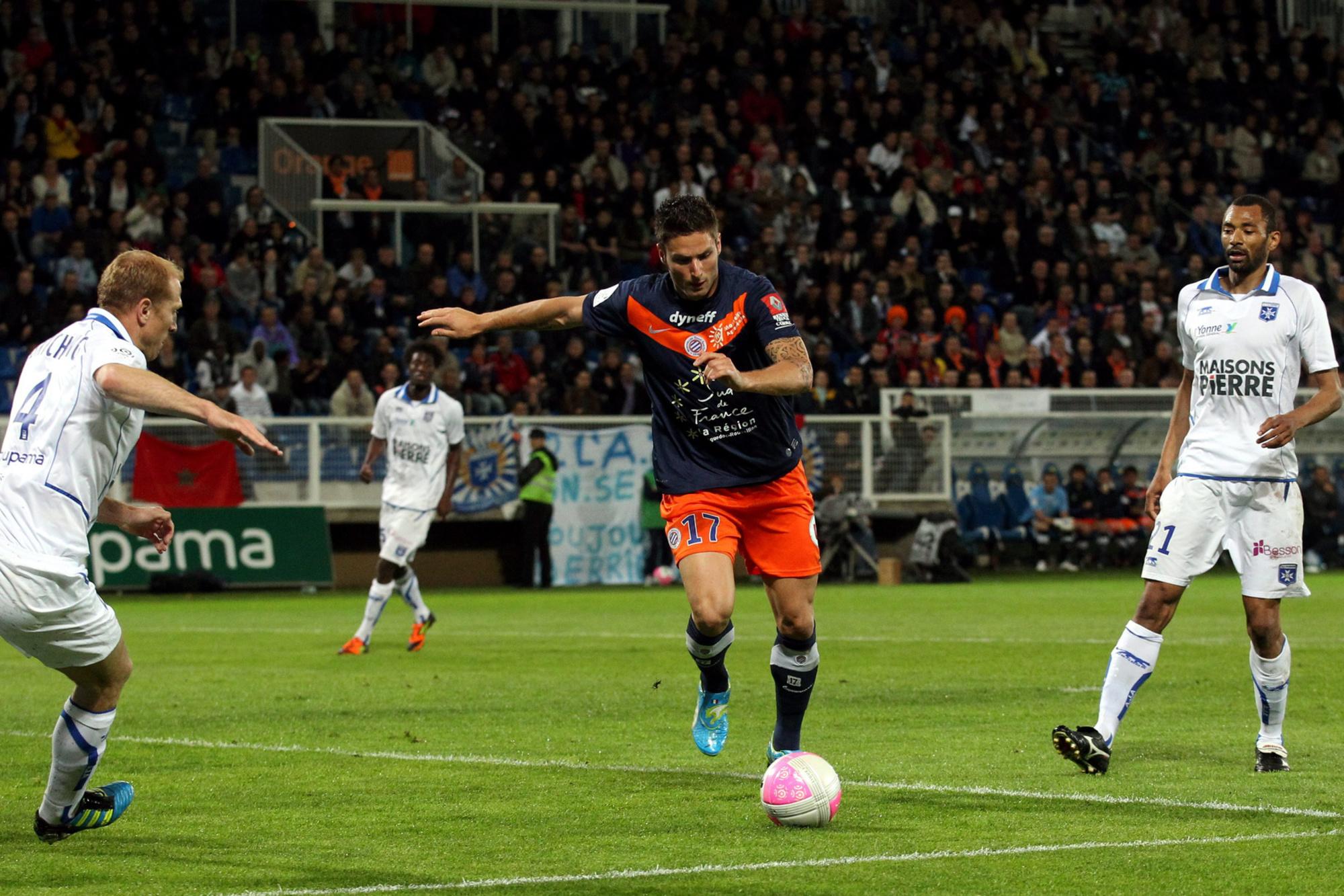 Olivier Giroud, face à l'OM avec Montpellier lors de la saison du titre.