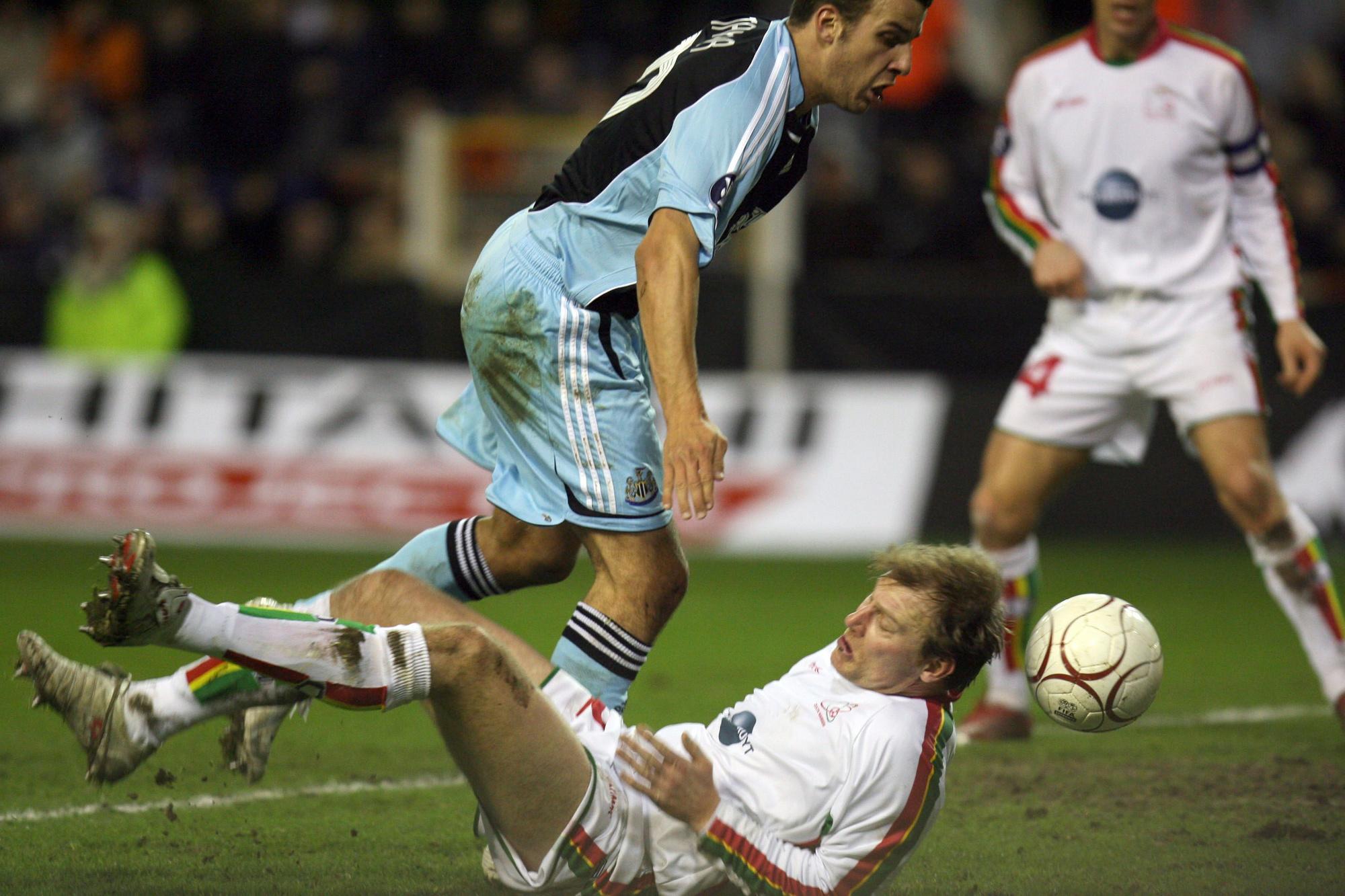 Lors de la saison 2006-2007, Zulte Waregem a passé la phase de poules de l'Europa League pour un double duel perdu avec les honneurs contre Newcastle.