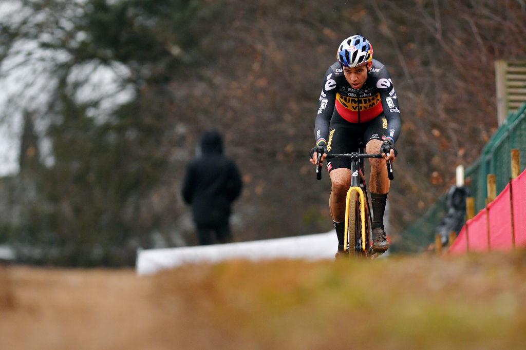 Dernier cross de la saison pour Wout Van Aert qui remettra son titre en jeu en espérant le prolonger avec une 9e victoire en 10 cross.