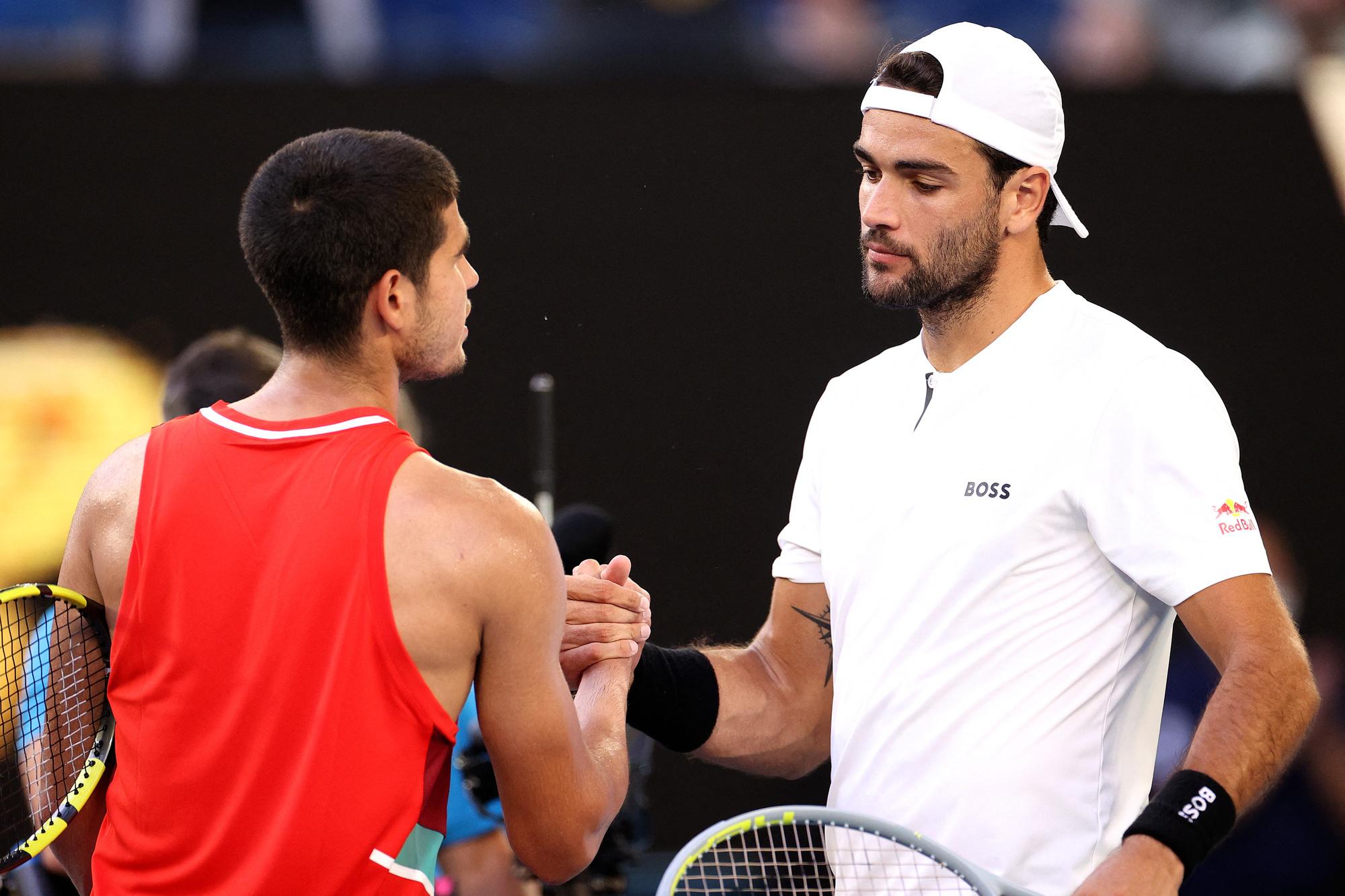 Alcaraz a beau porter le même marcel que Rafael Nadal à ses débuts, ça ne suffit pas pour mettre fin au parcours de l'Italien Mario Berrettini.