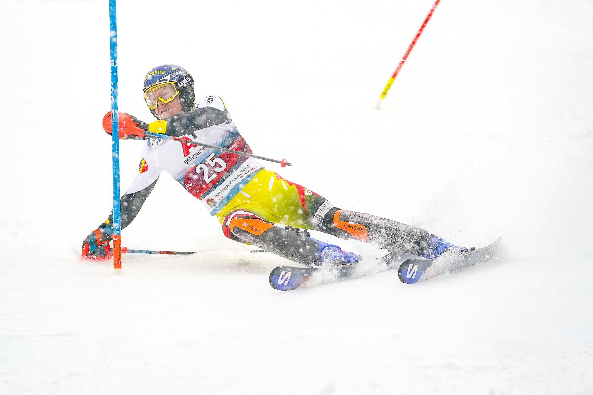 Arnaud Marchant skiant.