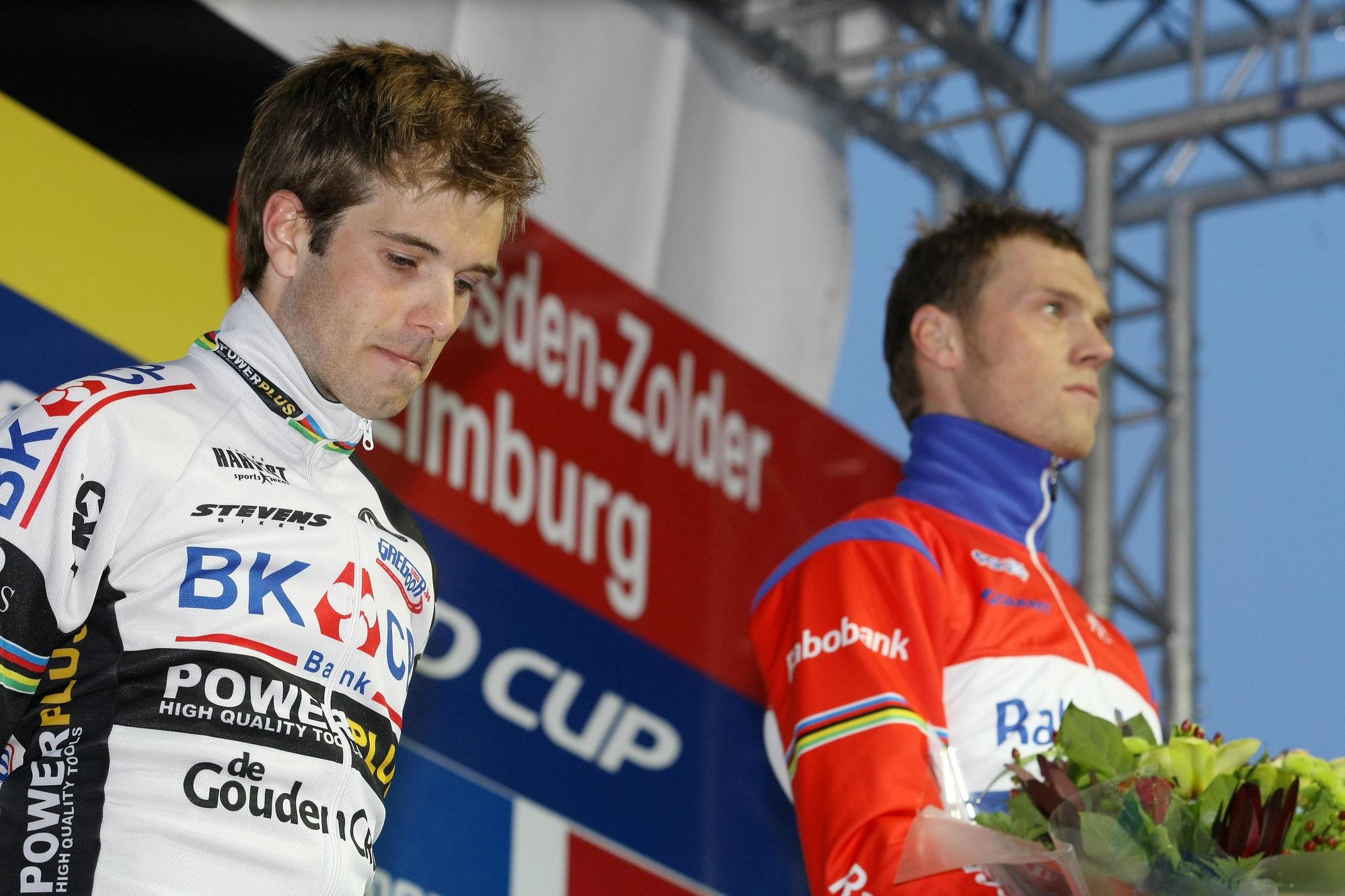 Niels Albert et Lars Boom étaient les seuls coureurs de labourés à avoir remporté le titre mondial aussi bien chez les juniors que chez les espoirs et les élites.