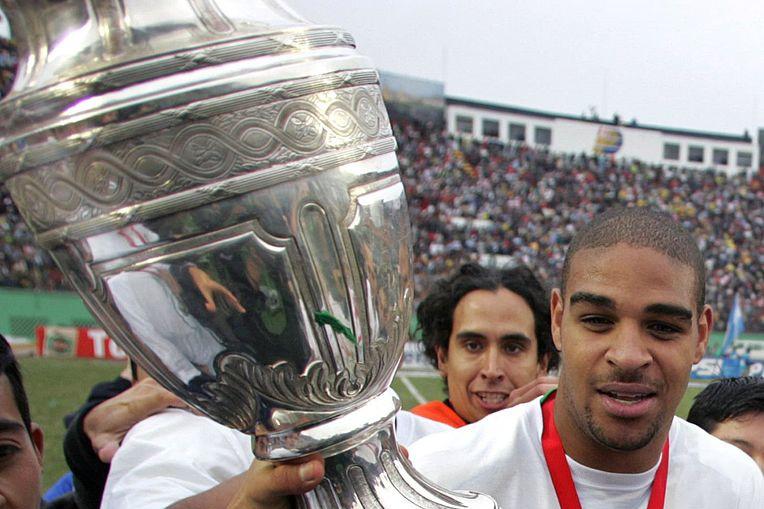 En 2004, Adriano offre la Copa América au Brésil. Le début d'un empire pense-t-on, il n'en sera rien.