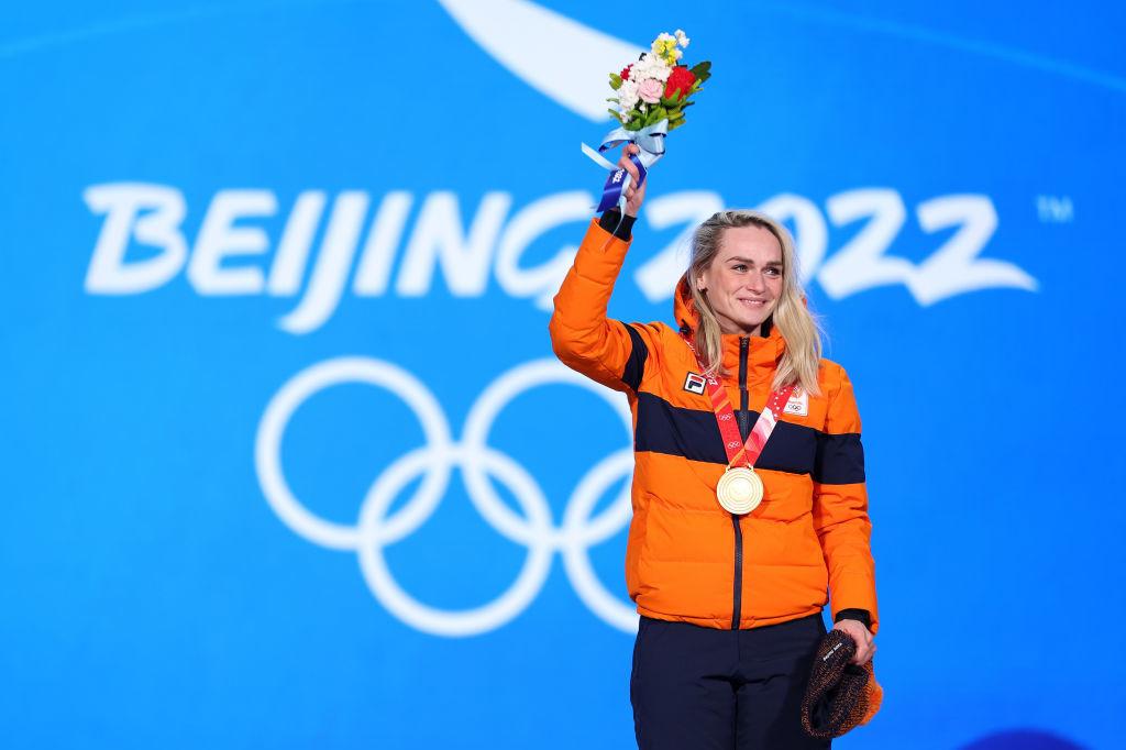 Trois médailles d'or à Pékin pour la patineuse Irene Schouten. L'Irene des neiges (ou de glace).