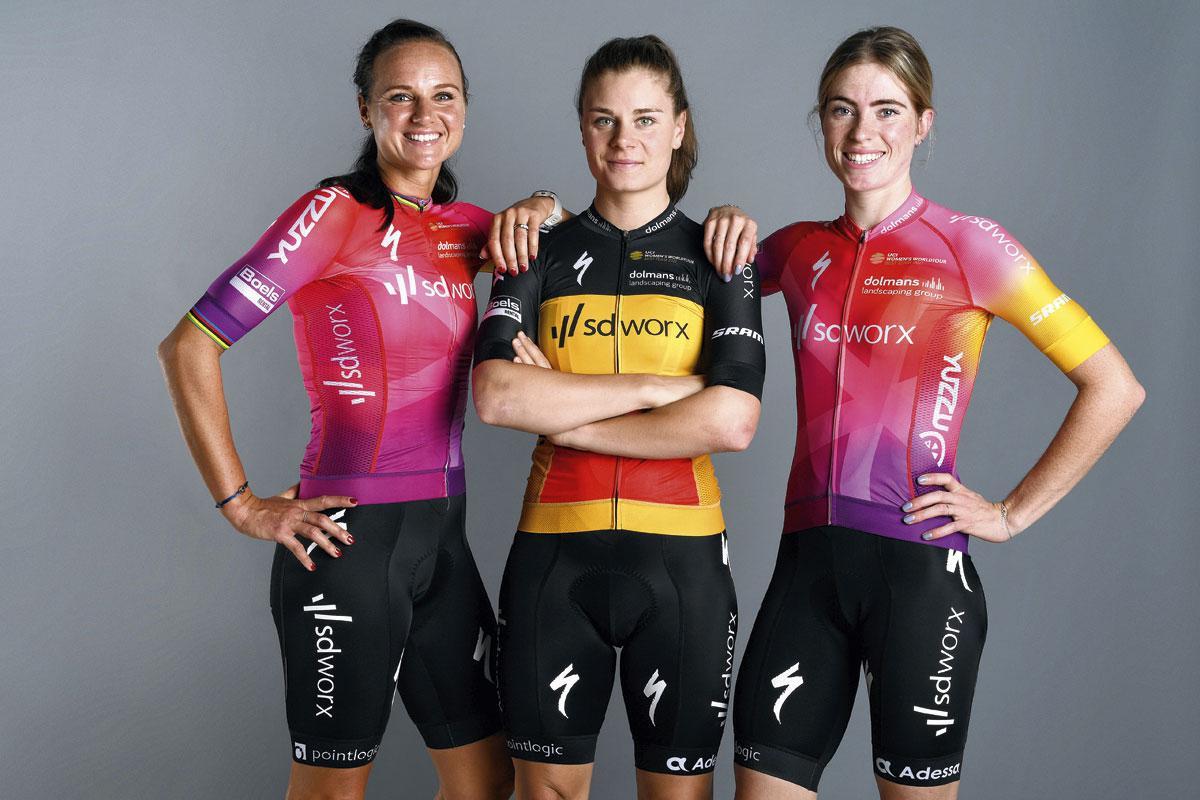 Chantal van den Broek-Blaak, Lotte Kopecky et Demi Vollering: trois des atouts de l'équipe SD Worx.