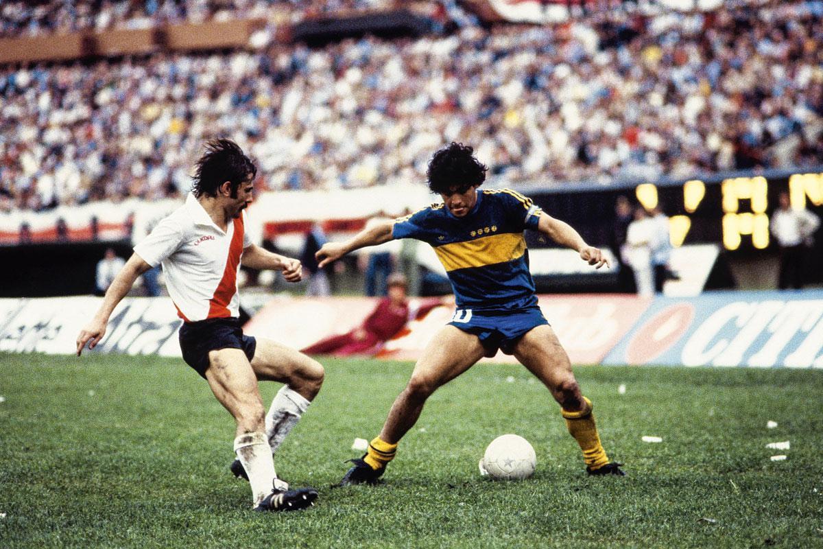 Diego Maradona a joué un rôle capital dans de nombreux derbies entre Boca Juniors et River Plate.