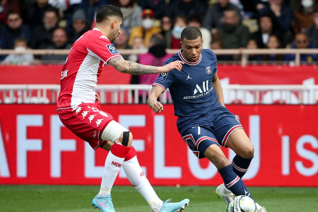 Après leur raclée sur la pelouse du Monaco de Philippe Clément, Kylian Mbappé et le PSG doivent se reprendre contre le modeste Lorient. Un adversaire qui les avait bien embêté à l'aller.