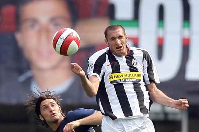 En 2008, Chiellini marque un doublé contre la Lazio et permet à la Juventus de retrouver la Ligue des Champions. Il est aussi élu meilleur défenseur de la compétition italienne.