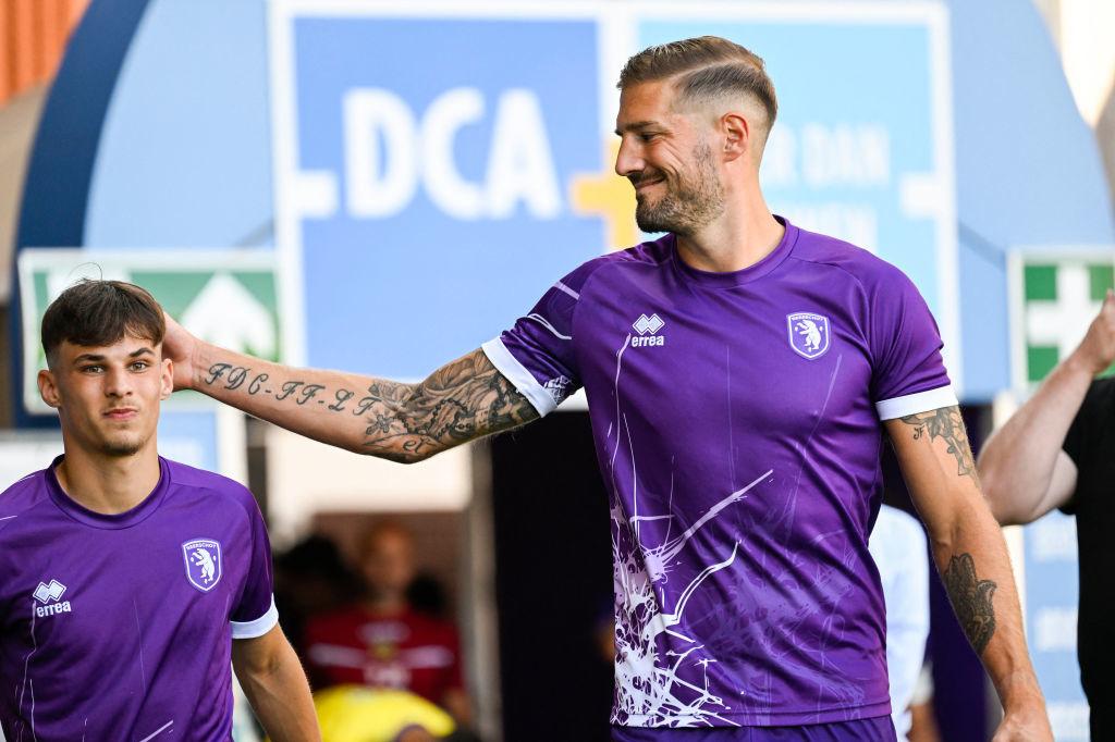 Frédéric Frans ne pense pas encore à retrouver sa place de titulaire au Beerschot. Il est déjà bien content de pouvoir refouler les terrains.