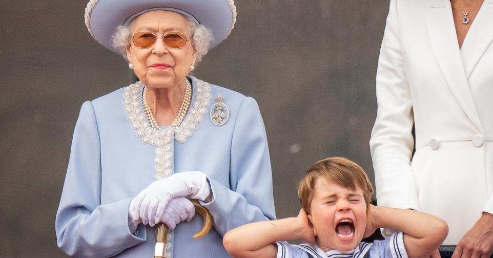 Elizabeth II et son petit fils Louis, au balcon pour le jubilé des  70 ans de règne 
