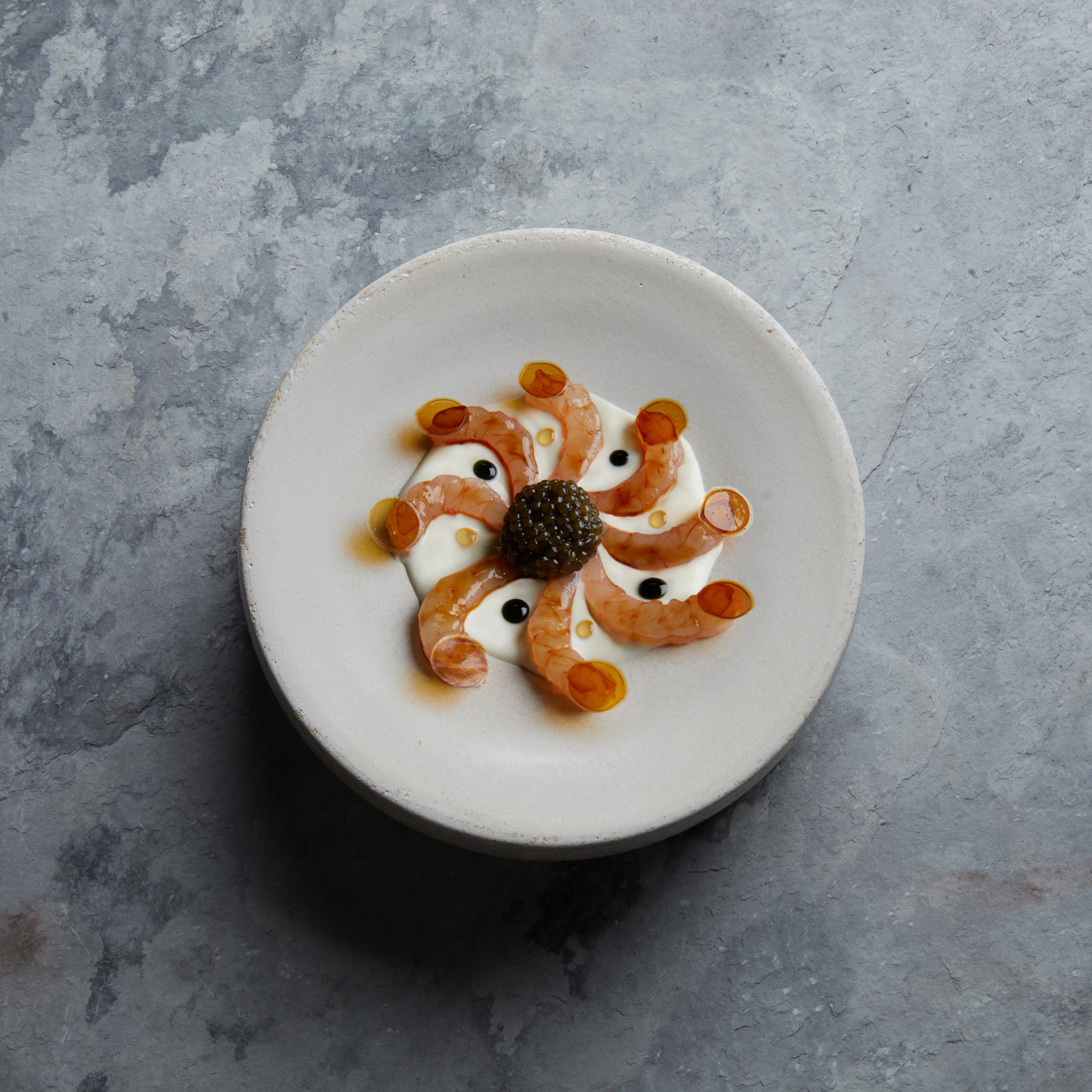 Crevette, crème d'algues, caviar d'Adana, isot et persi