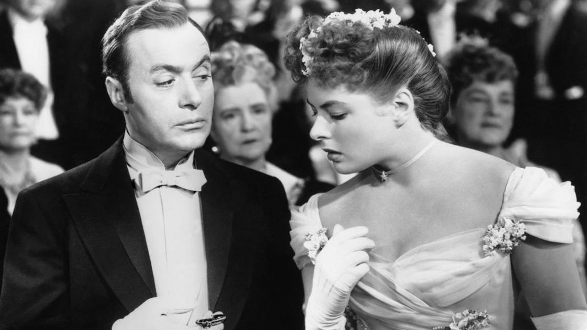Charles Boyer and Ingrid Bergman on the set of "Gaslight" directed by George Cukor. (Photo by Metro-Goldwyn-Mayer Pictures/Sunset Boulevard/Corbis via Getty Images)
