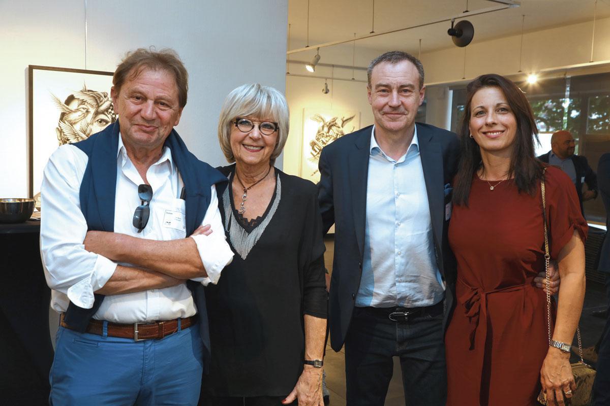 François Périlleux, président de l'Alliance française de Liège, la galeriste Dany Liehrmann, Alain Palmans, CEO de la Compagnie intercommunale liégeoise des eaux, et sa compagne.