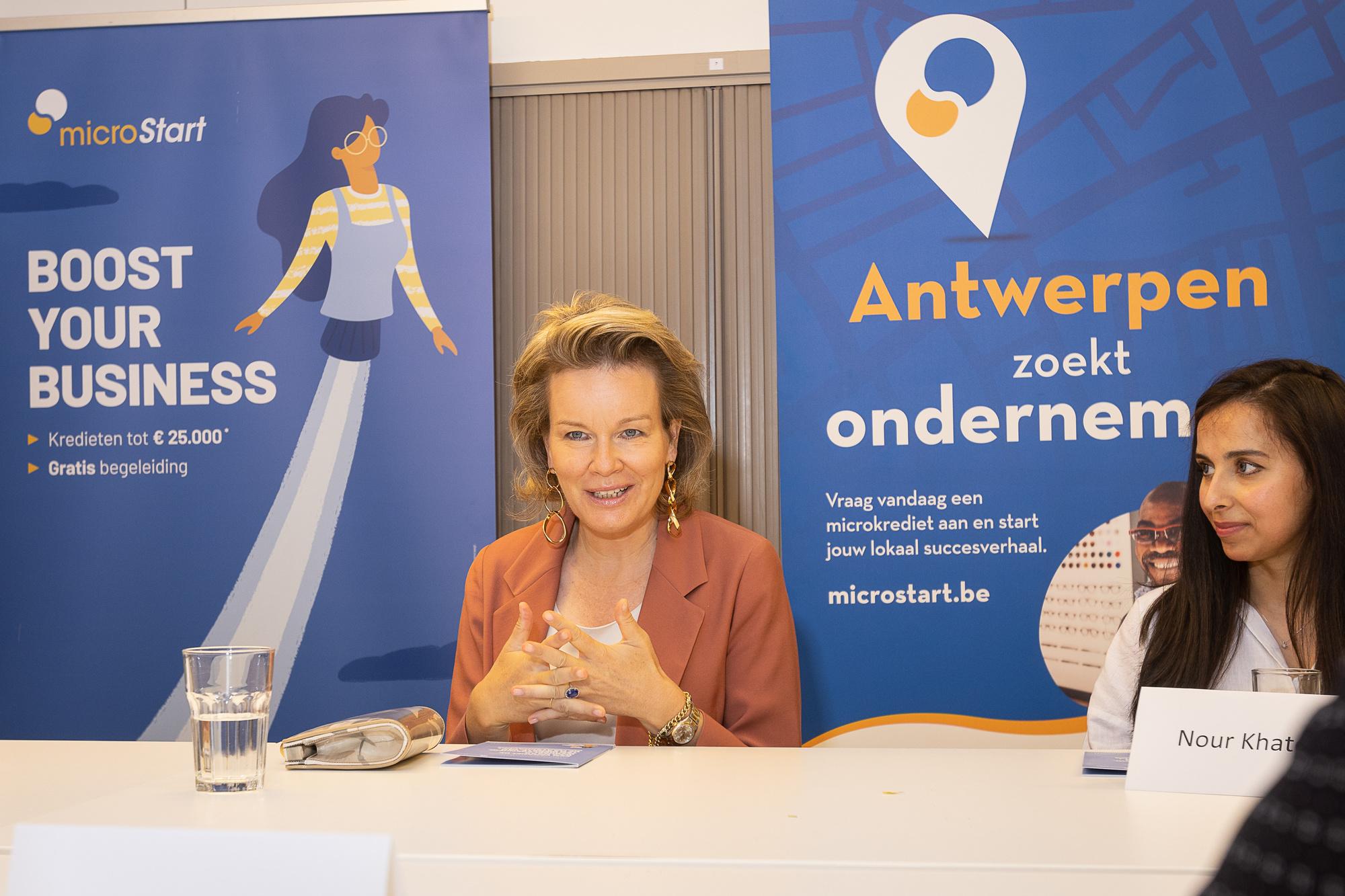 La reine Mathilde, marraine de MicroStart, soutient le micro-crédit à Anvers