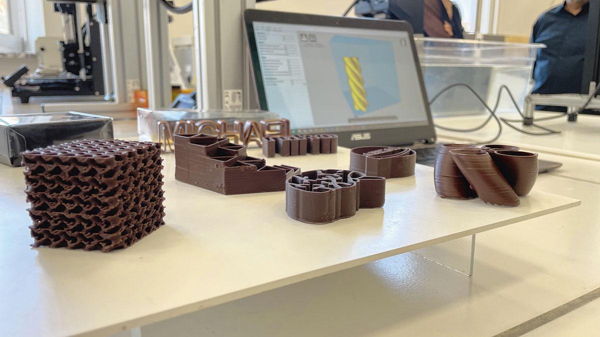 Le Smart gastronomy lab dispose d'une imprimante 3D qui crée des moules en chocolat.