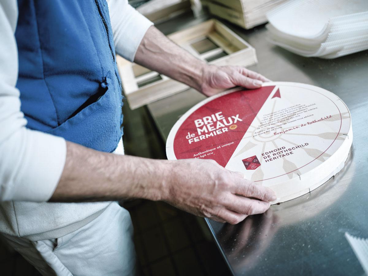 Brie de Meaux Achetée début des années 1990, la Ferme de 30 arpents produit aussi du beurre, du veau, du cochon de lait, des saucissons, des terrines, etc.