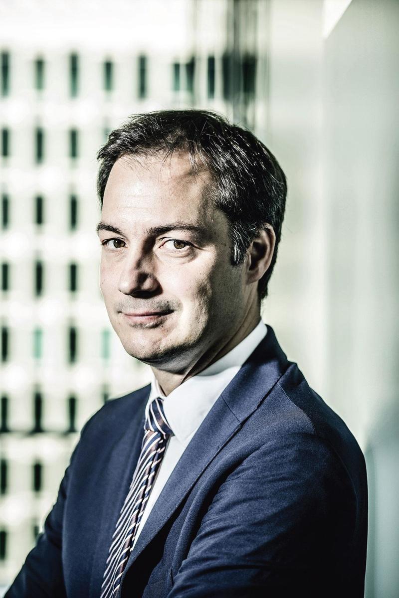 ALEXANDER DE CROO De vicepremier kondigde aan dat de regering alles  zal doen wat nodig is om  de economie te stutten.