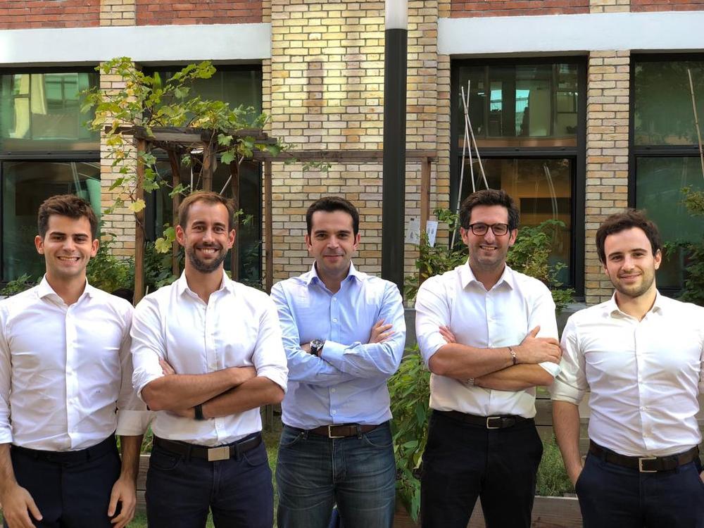 Sébastien Nunes (midden) en het team van BNP Paribas Securities Services