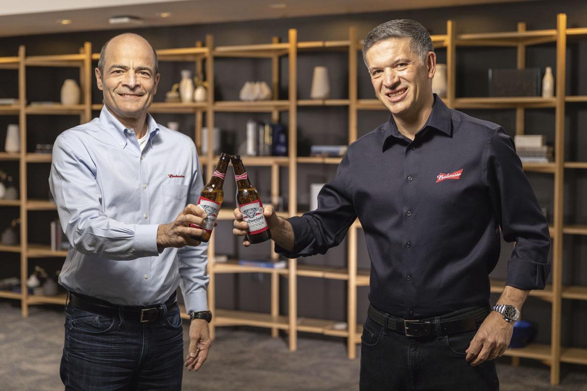 CARLOS BRITO (links)          Brito was de CEO die van AB InBev de grootste brouwer van de wereld maakte.