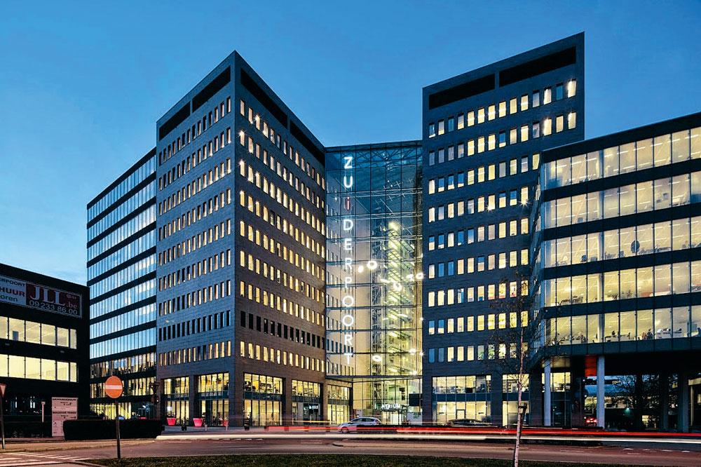 ZUIDERPOORT Ares kocht het gebouw in Gent voor 125 miljoen.