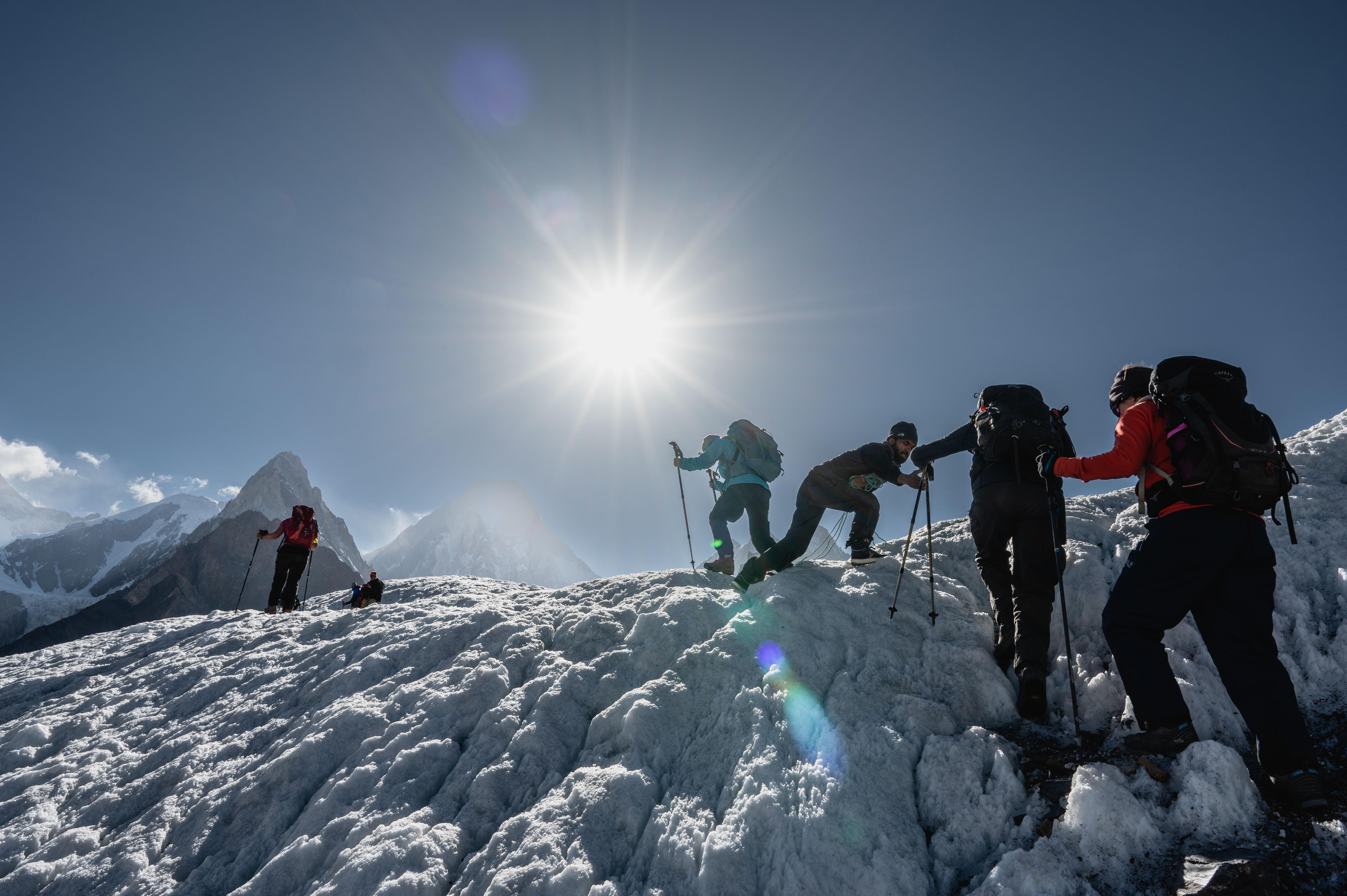 Trekking door het Karakoram gebergte in Pakistan