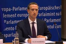 Facebook-CEO Mark Zuckerberg tijdens een Europese hoorzitting over de (eerdere) privacyschendingen van het bedrijf.