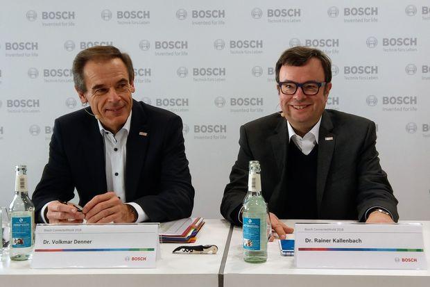 Volkmar Denner (ceo Bosch) en Rainer Kallenbach, hoofd van de Connected Mobility Solutions bij Bosch