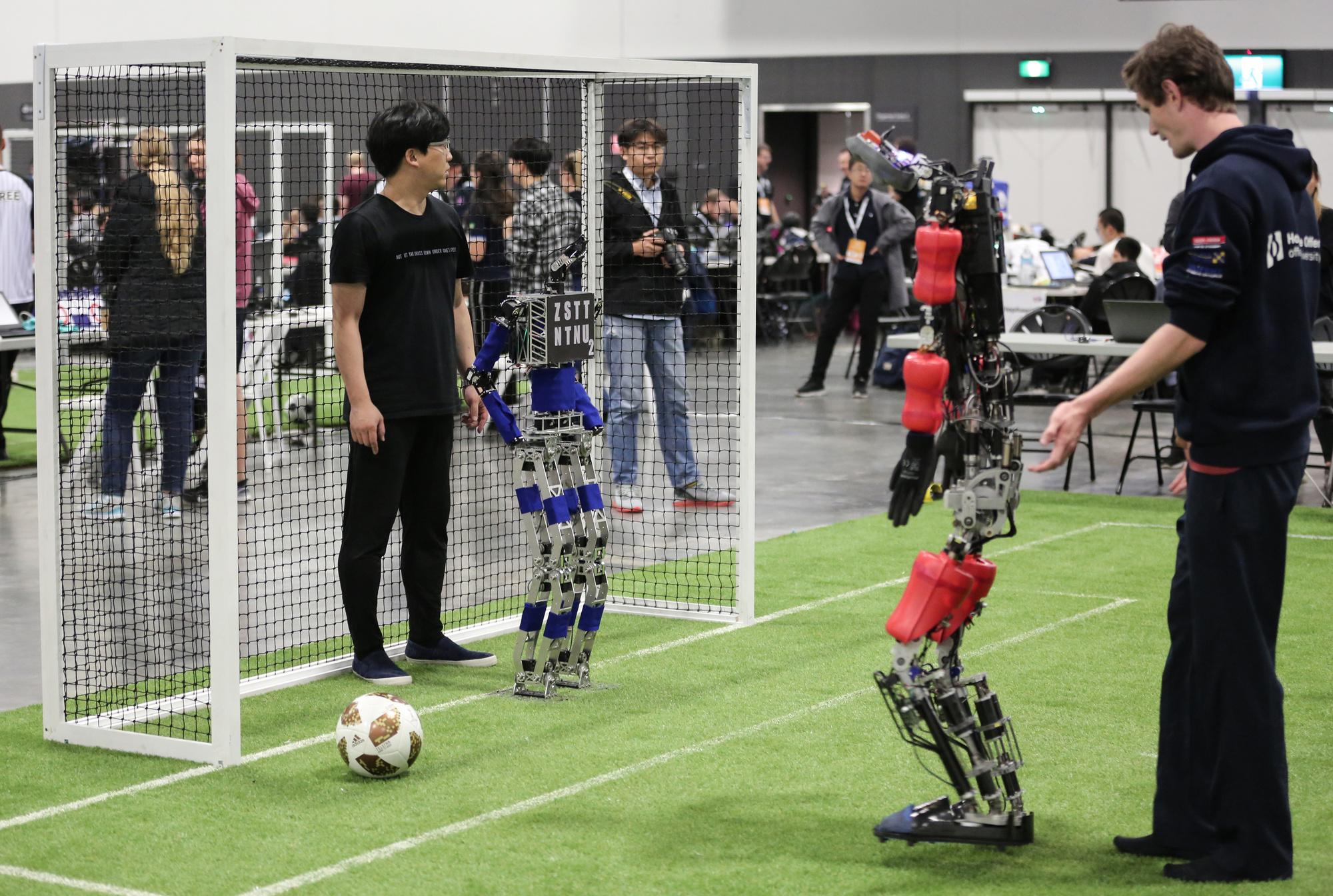 Humanoïde voetbalrobots op de RoboCup 2019