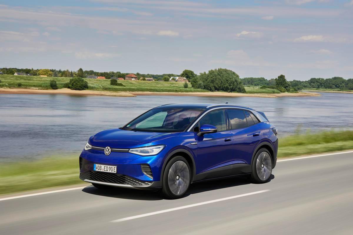 La Volkswagen ID.4 est l'un des véhicules utilitaires les plus populaires dans notre pays. Il fait également partie de la flotte de X²O Salles de bains.