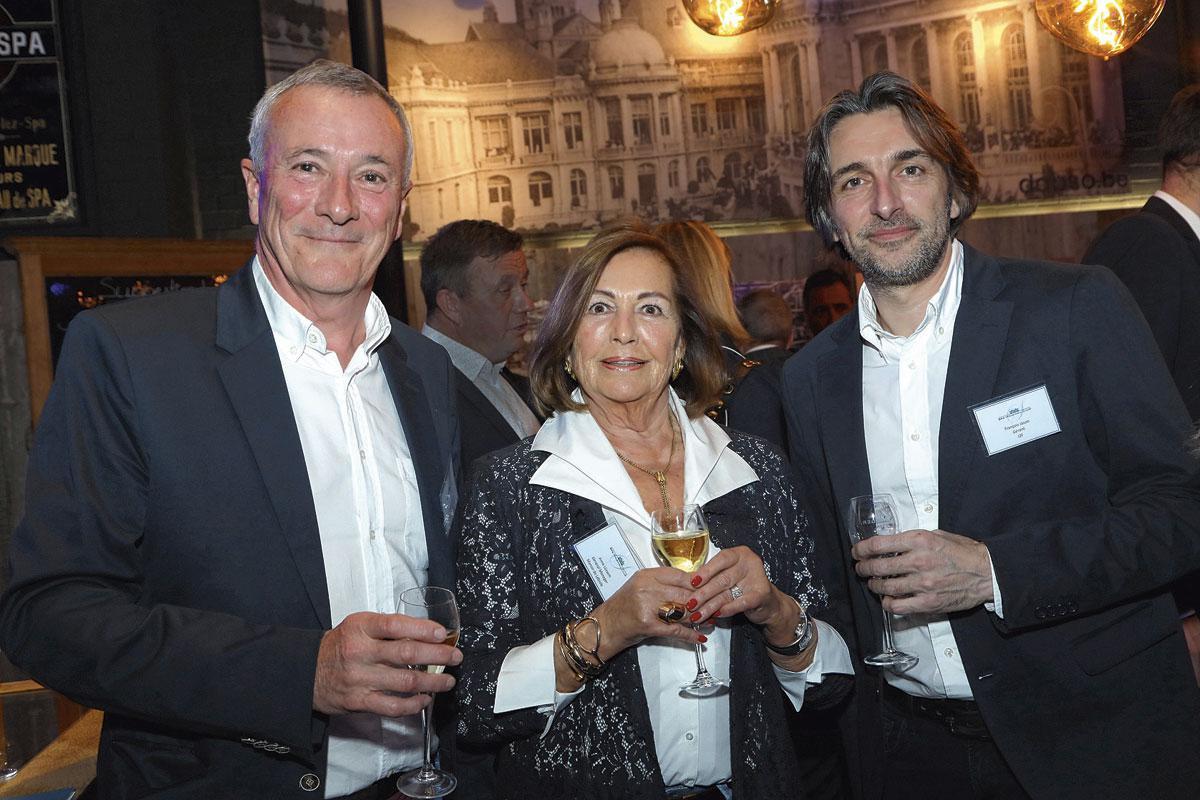 Stéphan Maertens, administrateur délégué de FlyEurop, Anne Lüssem, directrice du Manoir de Lébioles, et François Jason, administrateur de J2F.