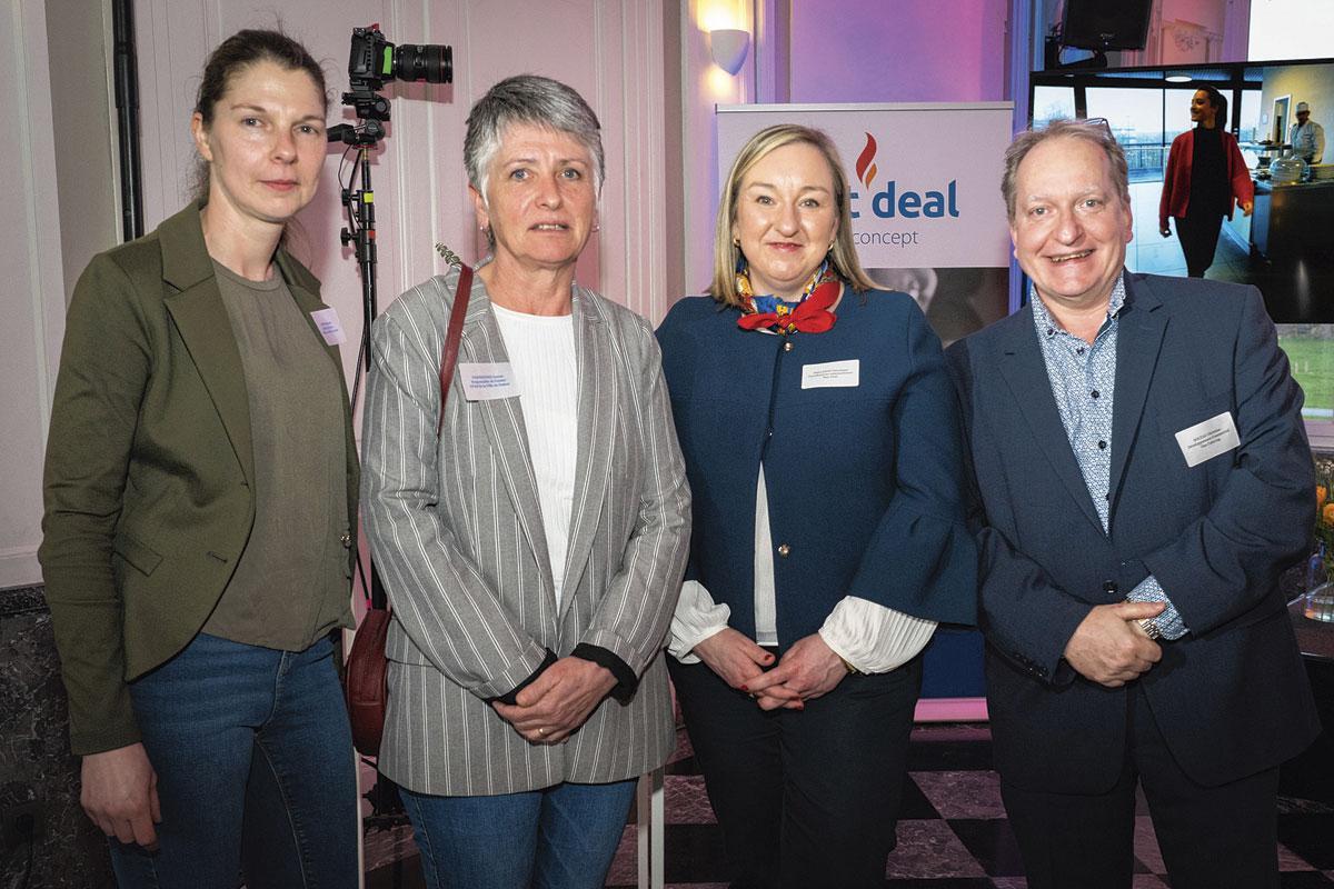 Stéphanie Dury et Carine Dannevoye, respectivement cheffe de cuisine et responsable de cuisine au CPAS de la Ville de Namur, Véronique Hellings, coordinatrice administrative chez Best Deal, et Christian Soltau, responsable du développement commercial chez Duo Catering.