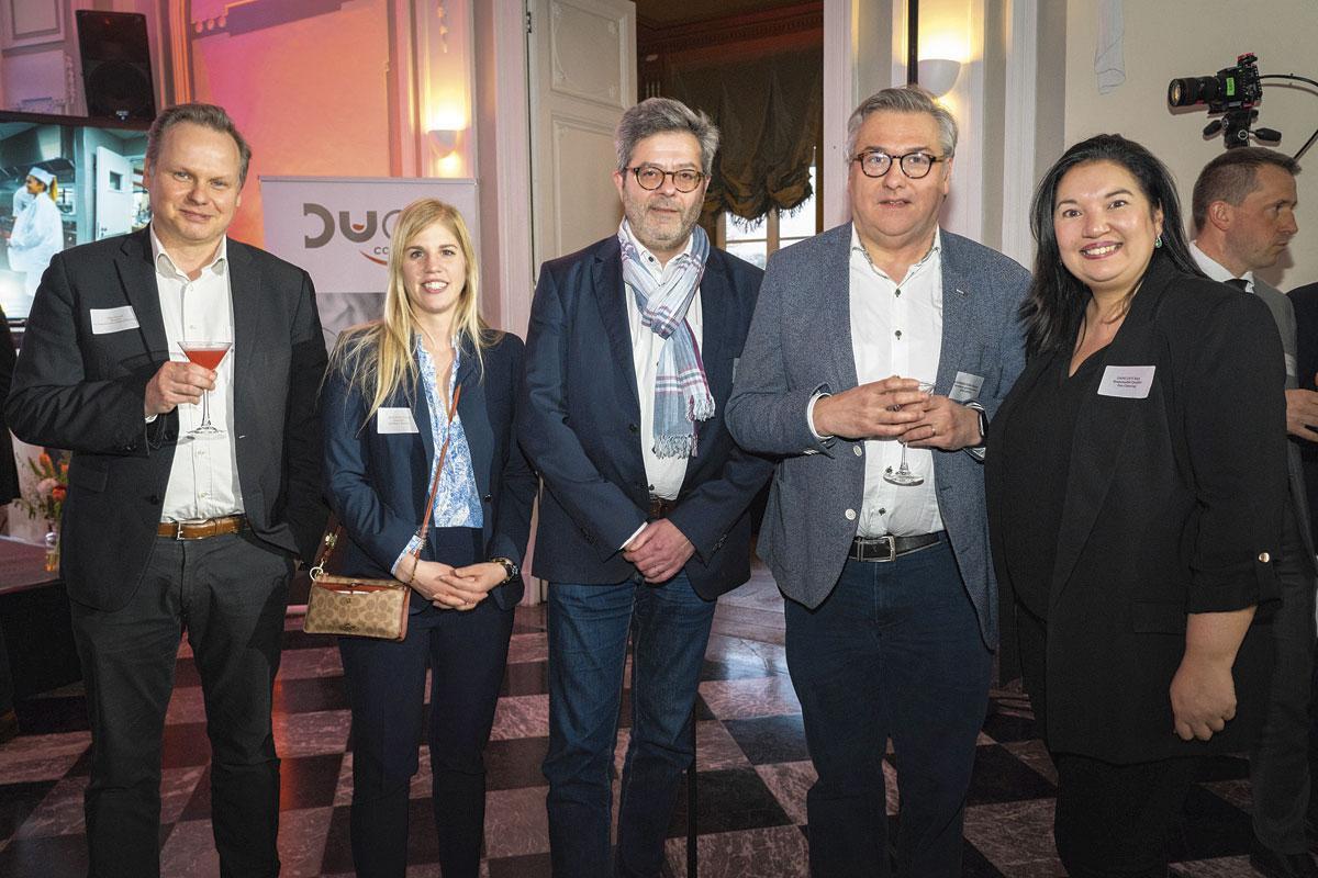 Vincent Pira, directeur de La Seigneurie du Jardin d'Harscamp, Loriane De Corte, directrice de la Résidence Hamoir, Louis-Philippe Kistenberg et Christian Radermecker, respectivement conseiller et adjoint au secrétaire général chez Femarbel, et Kim Dang Duy, responsable qualité chez Duo Catering.