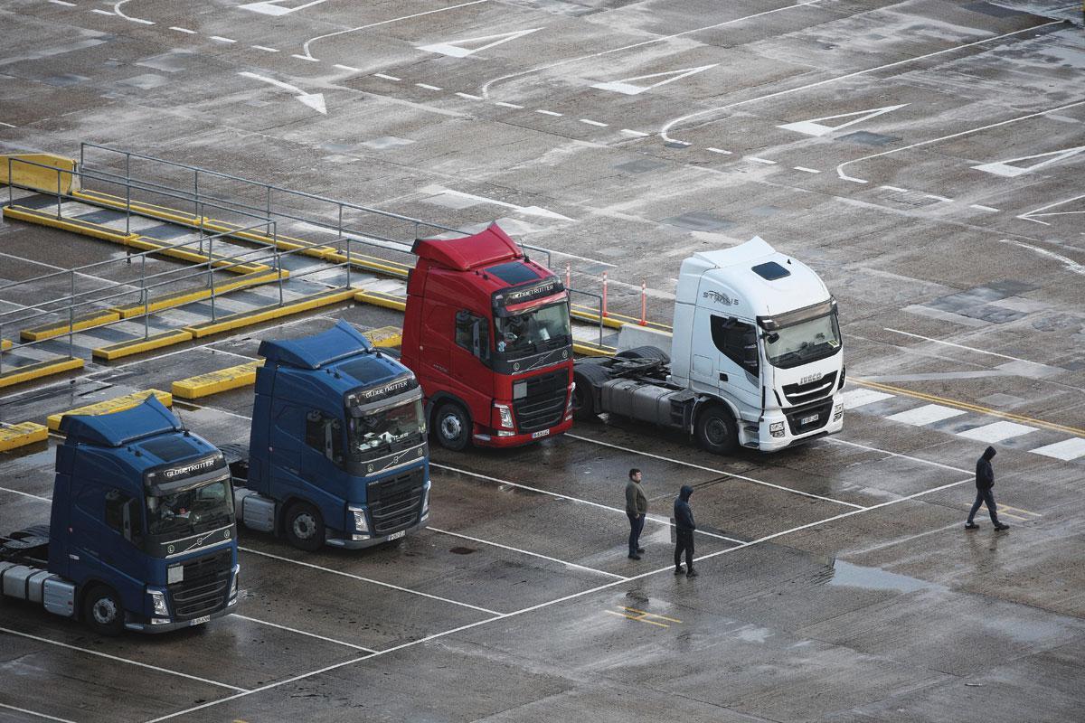 TRANSPORT ROUTIER - Le secteur souffre d'une double pénurie: de chauffeurs, mais aussi de camions.