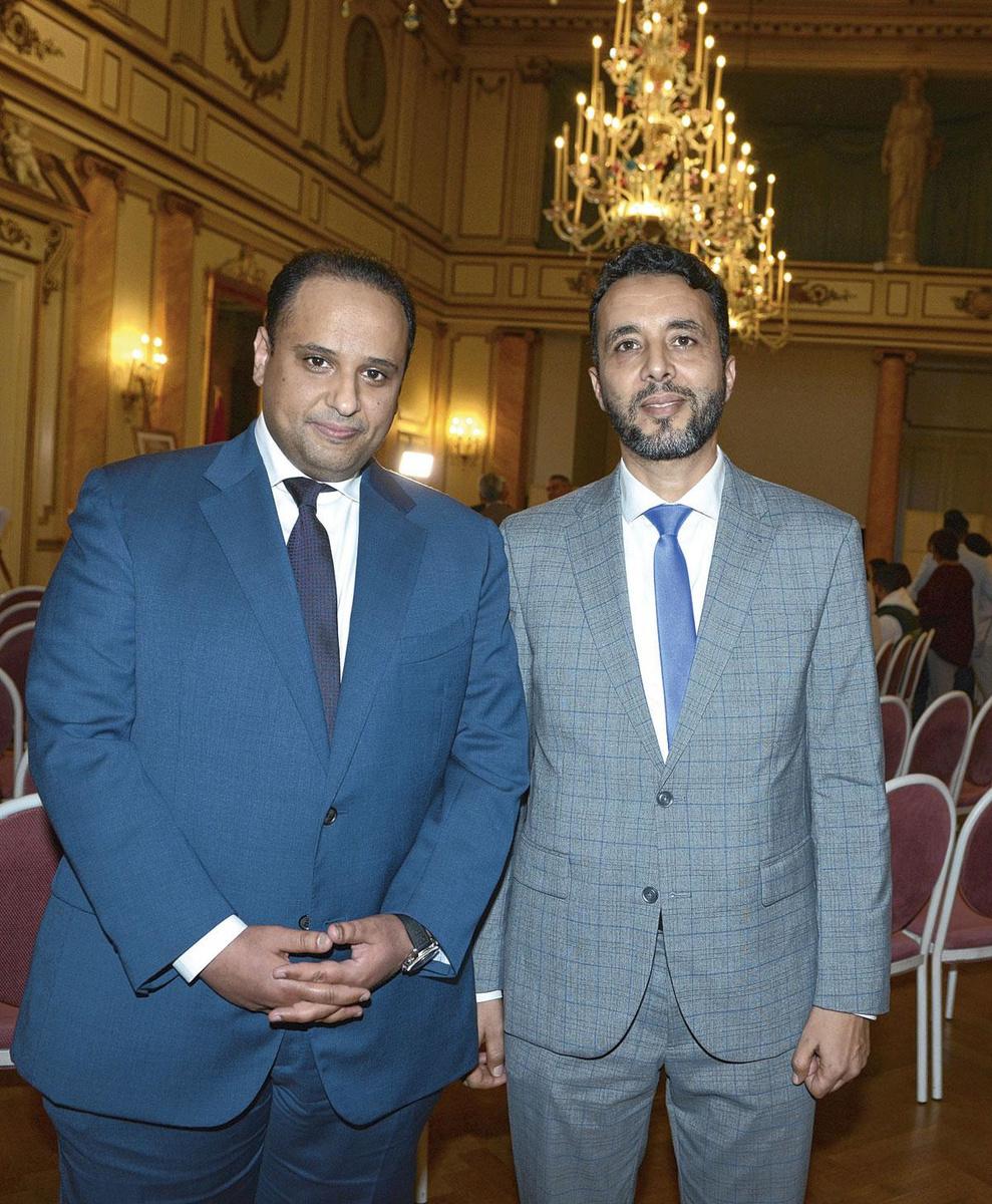 Khalid Al-Hajri, ambassadeur du Qatar, et Hicham El Ghariaoui, conseiller auprès de l'ambassade du Maroc.