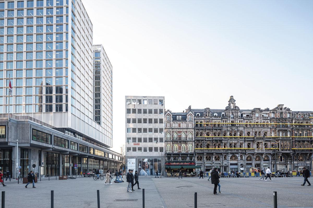 MULTI CONIX RDBM Architects a mené la transformation de l'ancienne tour Philips située sur la place De Brouckère en un ensemble de 45.000 m2 de bureaux pour le compte de Whitewood, Immobel et DW Partners.